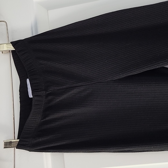 Boyed black, ribbed, flare leg legging! - Picture 3 of 10